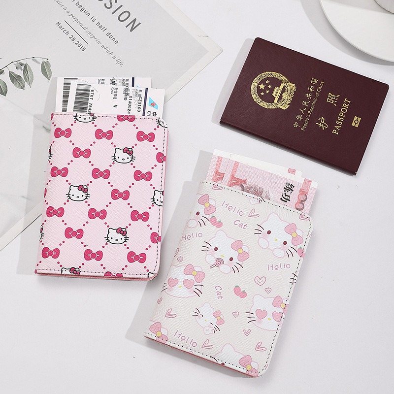 Hello Kitty Women Passport Cov - Travel Accessories India 评论和价格